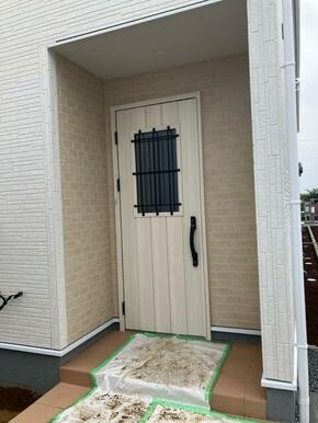 帰ってきたらまずは玄関で消毒や消臭を（7号棟）