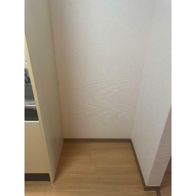 キッチン横に冷蔵庫置き場
