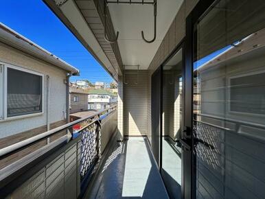 バルコニーは南側にあり日当たり良好
