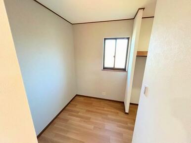 2階南東側洋室　ウォークインクローゼット　約4.7帖