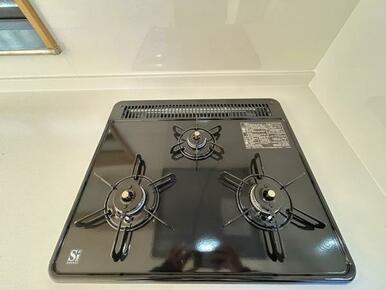 「キッチン」三口コンロ付きです