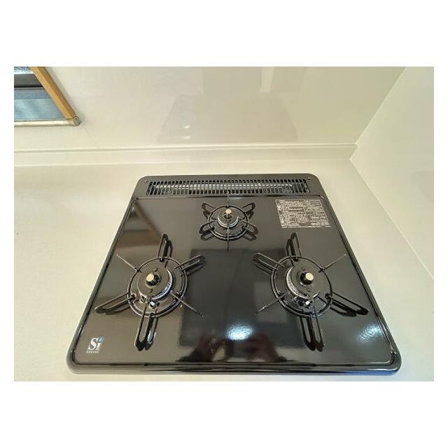 「キッチン」三口コンロ付きです