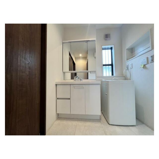 身支度・洗濯・お風呂と毎日大活躍の洗面スペース！