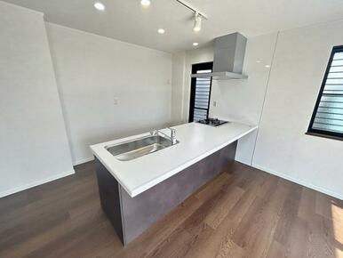 対面システムキッチン