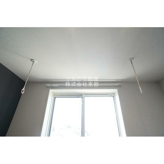 室内物干し用金具付！日中の外出や雨の日のお洗濯に便利☆