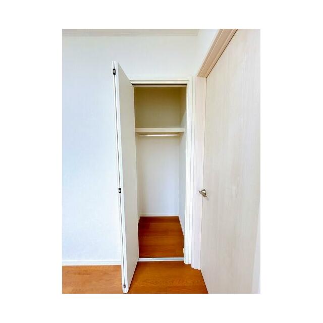 「北側洋室」クローゼットがございます。