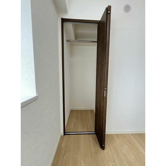 「収納」各洋室に収納がございます。