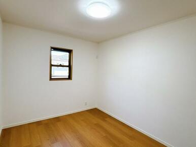 二階東側の納戸の様子です