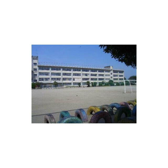 五代小学校　752ｍ/徒歩10分、車2分