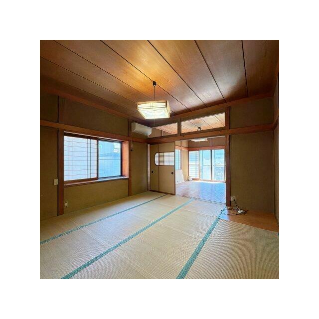 1階の8帖和室はリビングとしてご利用いただけます！
