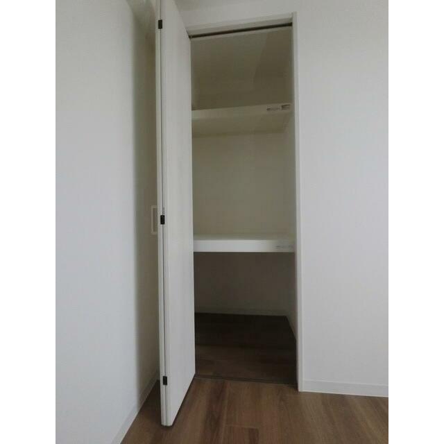 納戸4帖にも収納あります