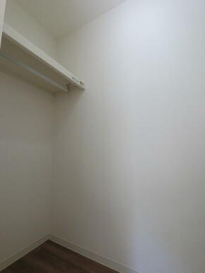 ウォークインクローゼット①