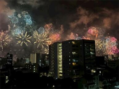 ８月８日撮影。バルコニーからの眺望、琵琶湖花火大会