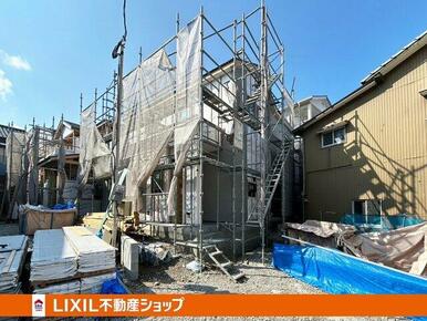 【駐車4台可】JR八幡駅まで徒歩11分の距離。気軽に交通機関も利用できます。