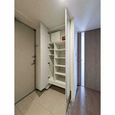 シューズボックス