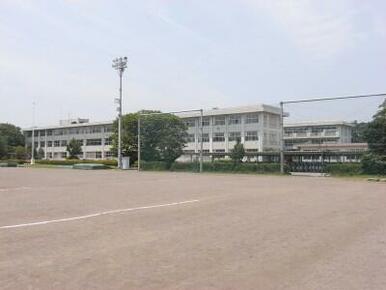 氏家中学校　1900ｍ/徒歩24分、車5分