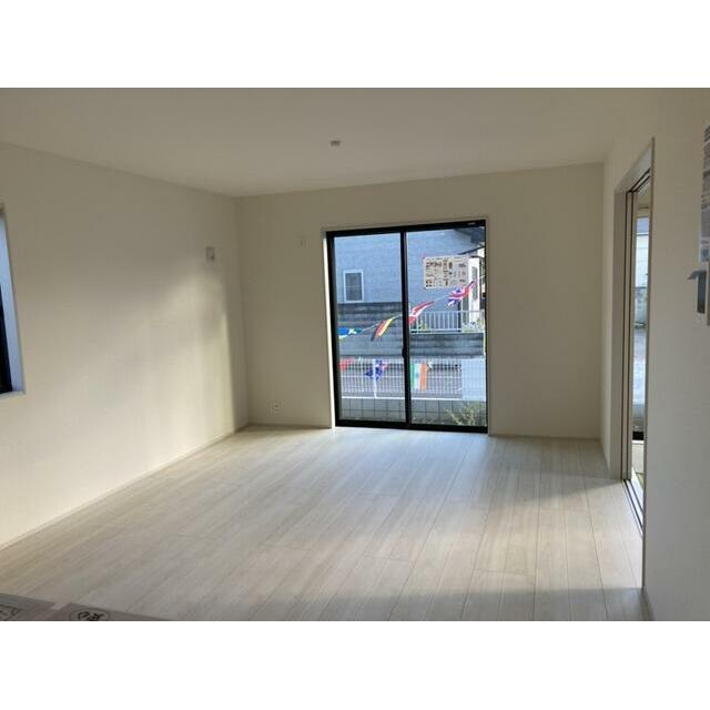 リビングと洋室の使い分けで生活にメリハリを（2号棟）