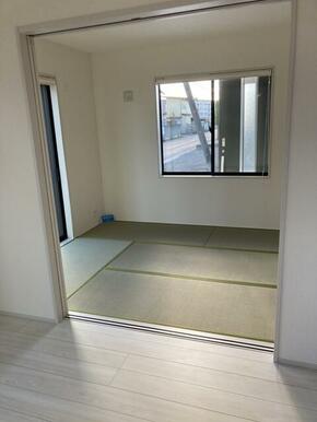 温かみを感じる畳の空間、インテリアに＋αのテイストを加えてアイデア無限大（2号棟）