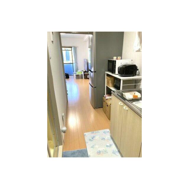 自分らしく落ち着ける、清潔感あふれる居室。ベッドやソファを配置して、一番リラックスできる配置を考え