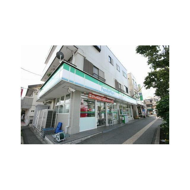 【コンビニファミリーマート】徒歩８分（５８０ｍ）急なお買い物も安心ですね！（指扇駅前ロータリー）