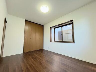 「2階北側洋室＿約6帖」別の角度からの写真です