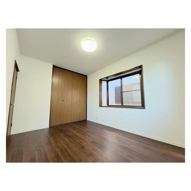 「2階北側洋室＿約6帖」別の角度からの写真です