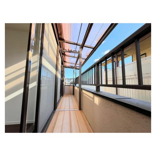 「バルコニー」南向きで日当たり良好です。