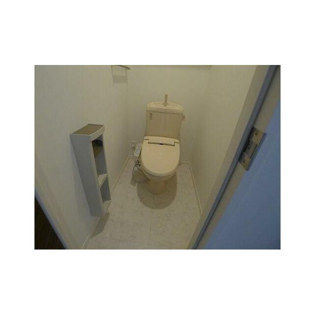 【トイレ】幅広い年齢層から支持されている今や必須アイテムの温水洗浄暖房便座♪冬場も便座が暖かくご使…