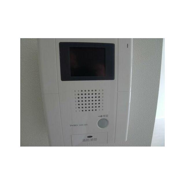 来訪者を声と映像で確認できて安心なオートロック連動モニター付ドアホン♪今や安心・安全生活には必須の…