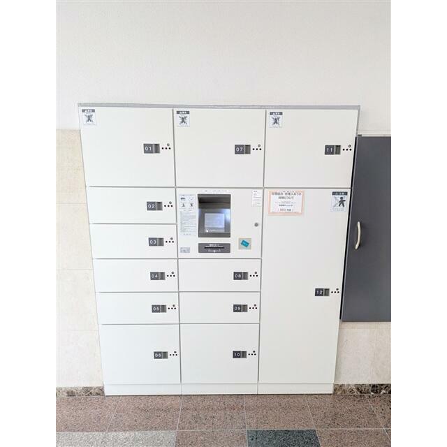 便利な宅配ボックス付き。