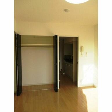 ※写真は401号室のものです。