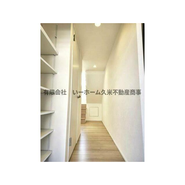 収納もある玄関です