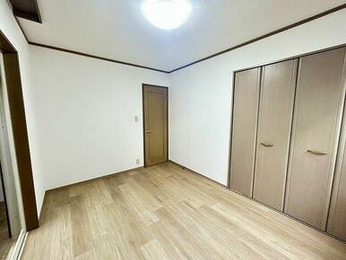 洋室約６帖　別アングル