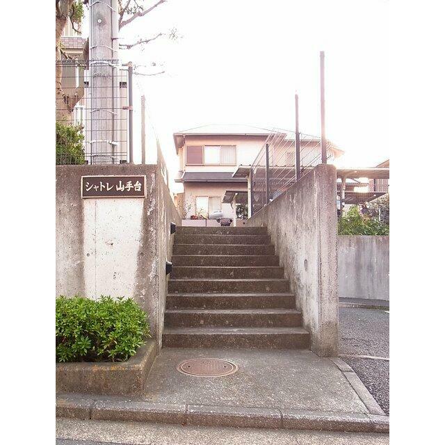 玄関側エントランス　※現況優先