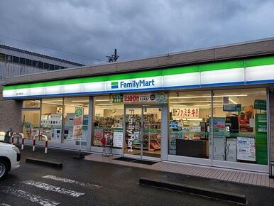 ファミリーマート野々市野代店