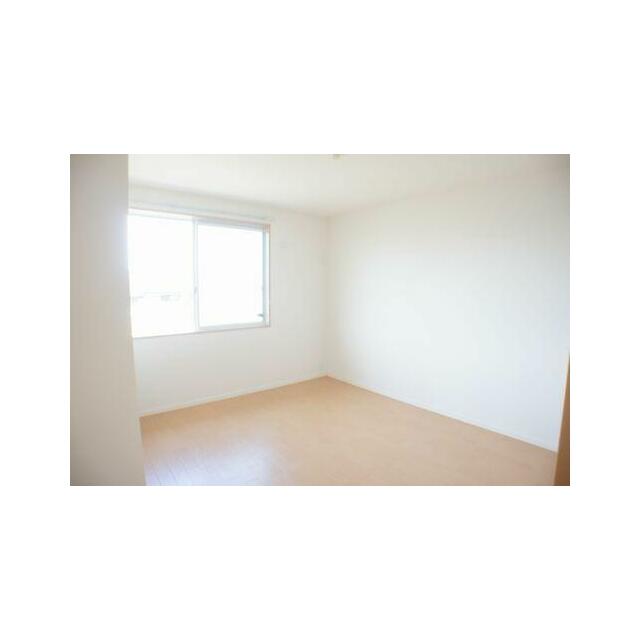 【洋室(2)】明るい陽射しが気持ちの良い洋室です。のびのびできそうですね♪