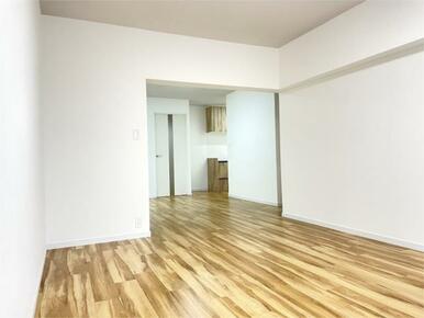 小学校は徒歩１０分程度と毎日の通学に便利です