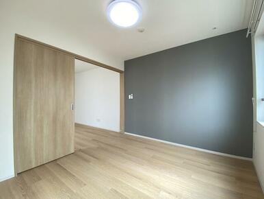 アクセントクロス仕様で、お部屋をオシャレに演出してくれます♪