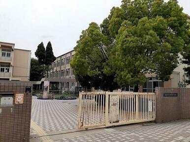 明徳小学校