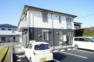 【グランコート姉崎VI】１階住戸は専用庭となっております。