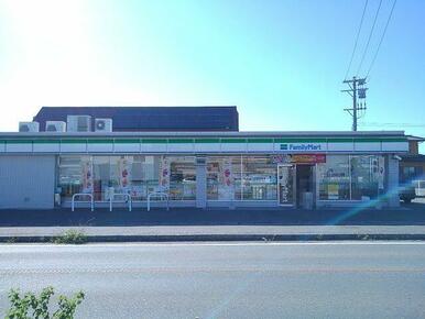 ファミリーマート楠町東店