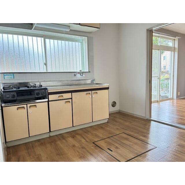 窓のある明るいキッチン♪２口ガスコンロ付