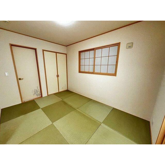 「和室」二面採光で日当たり良好