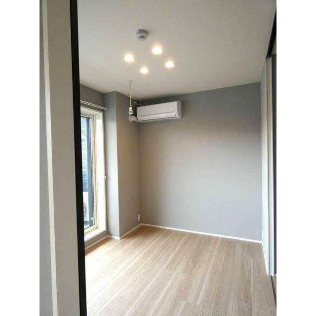 洋室にも有ったらうれしいエアコン付きです！