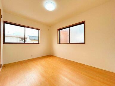 「２階北西側洋室」約６帖のお部屋です。