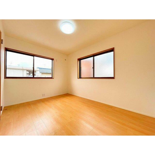 「２階北西側洋室」約６帖のお部屋です。