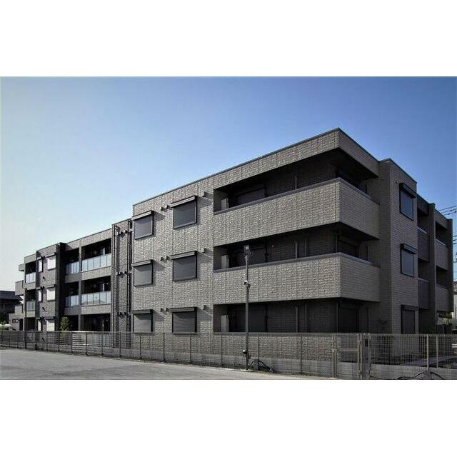 積水ハウス施工　重量鉄骨造３階建ての「シャーメゾン」です。