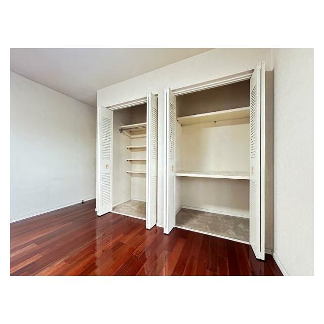 「2階洋室約8.5帖」クローゼット収納