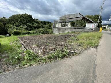 前面道路から敷地南方向