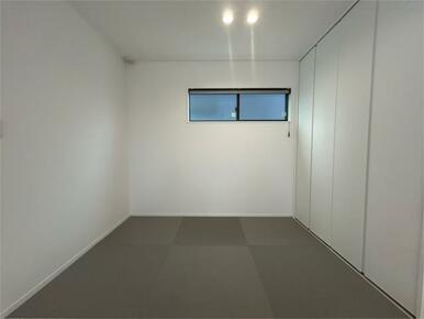 ＬＤＫの一角にある畳コーナー。洗濯物を畳んだり、お昼寝スペースとして、多目的に活躍します。